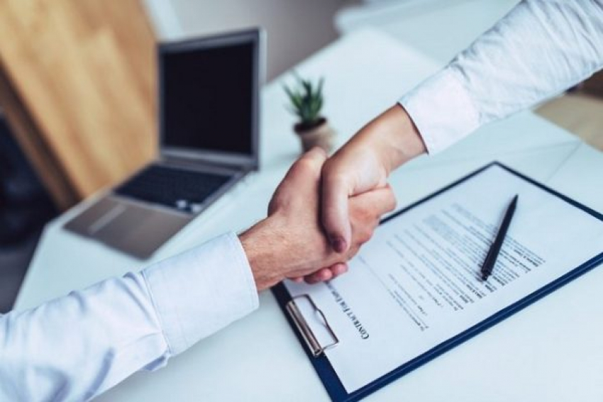Acuerdo digital supervisado por asesoría legal